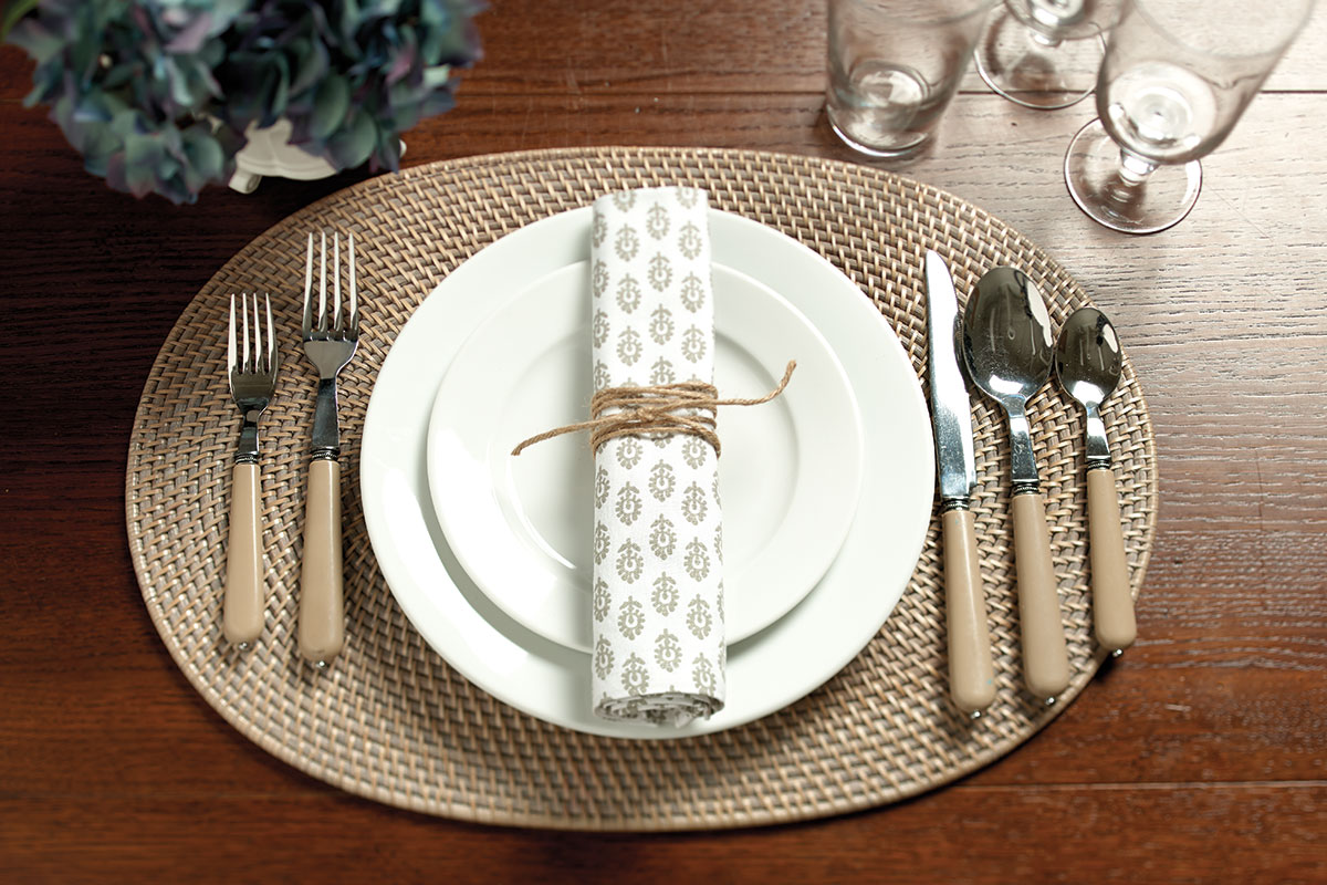 22 Place Setting Inspirations - How To Decorate