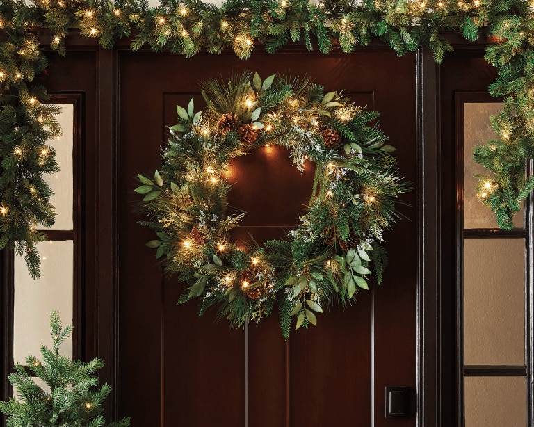 How to Measure for Garland and Wreaths Around Your Home