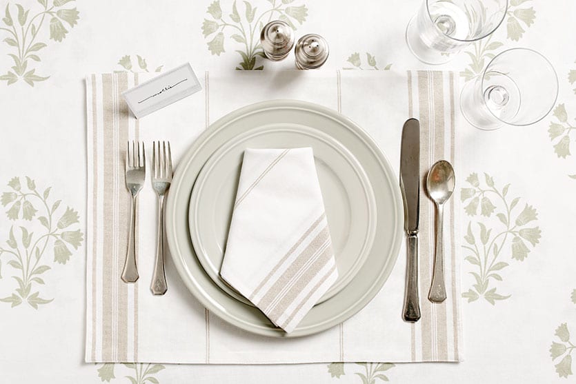 22 Place Setting Inspirations - How to Decorate