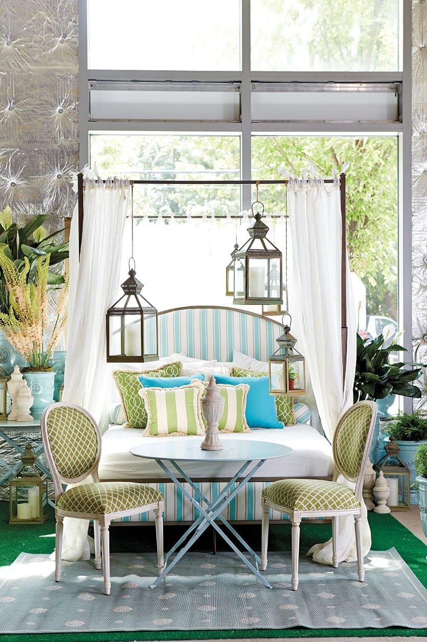 Coastal-inspired canopy bed