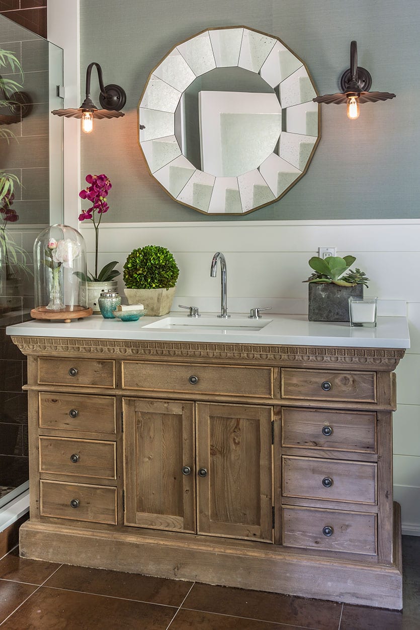 Elise Som's bathroom in the 2015 Traditional Home Hamptons Designer Showhouse