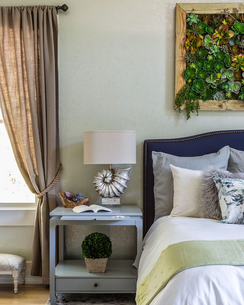 Elise Som's bedroom in the 2015 Traditional Home Hamptons Designer Showhouse