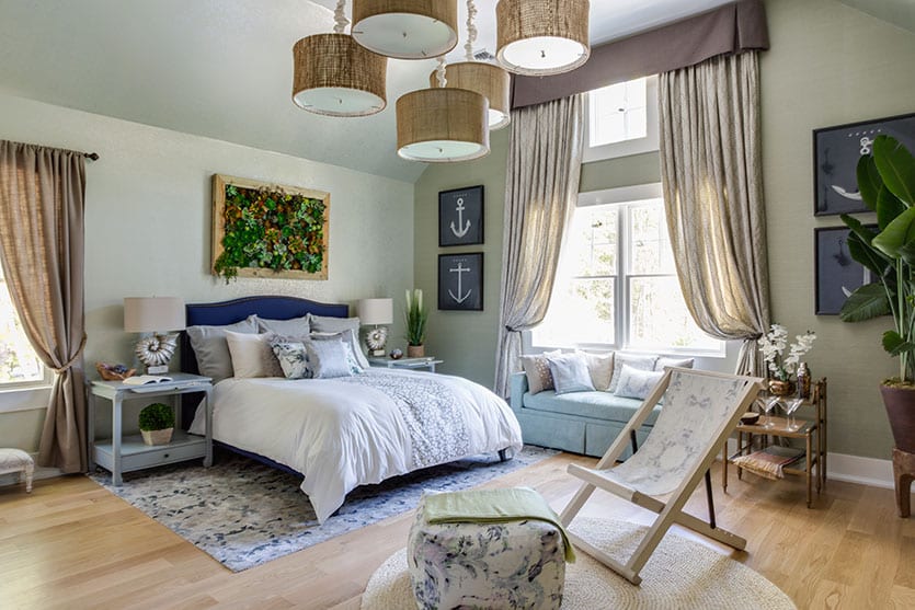 Elise Som's bedroom in the 2015 Traditional Home Hamptons Designer Showhouse