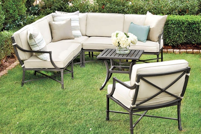 Suzanne Kasler updates her outdoor space