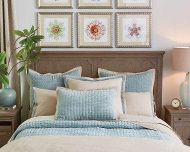 How to Arrange Decorative Toss Pillows on Bed