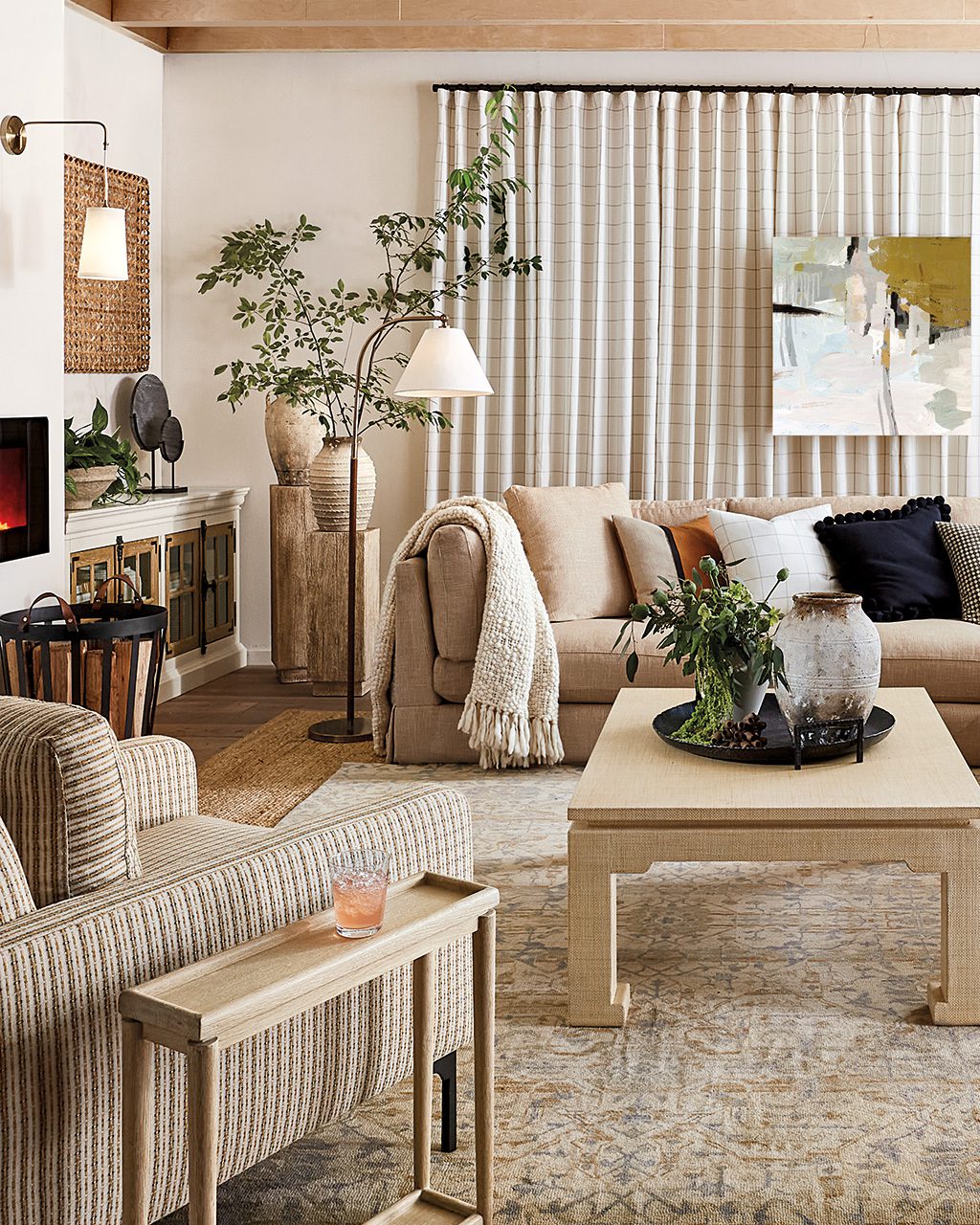 How to layout a room with a functional furniture arrangement