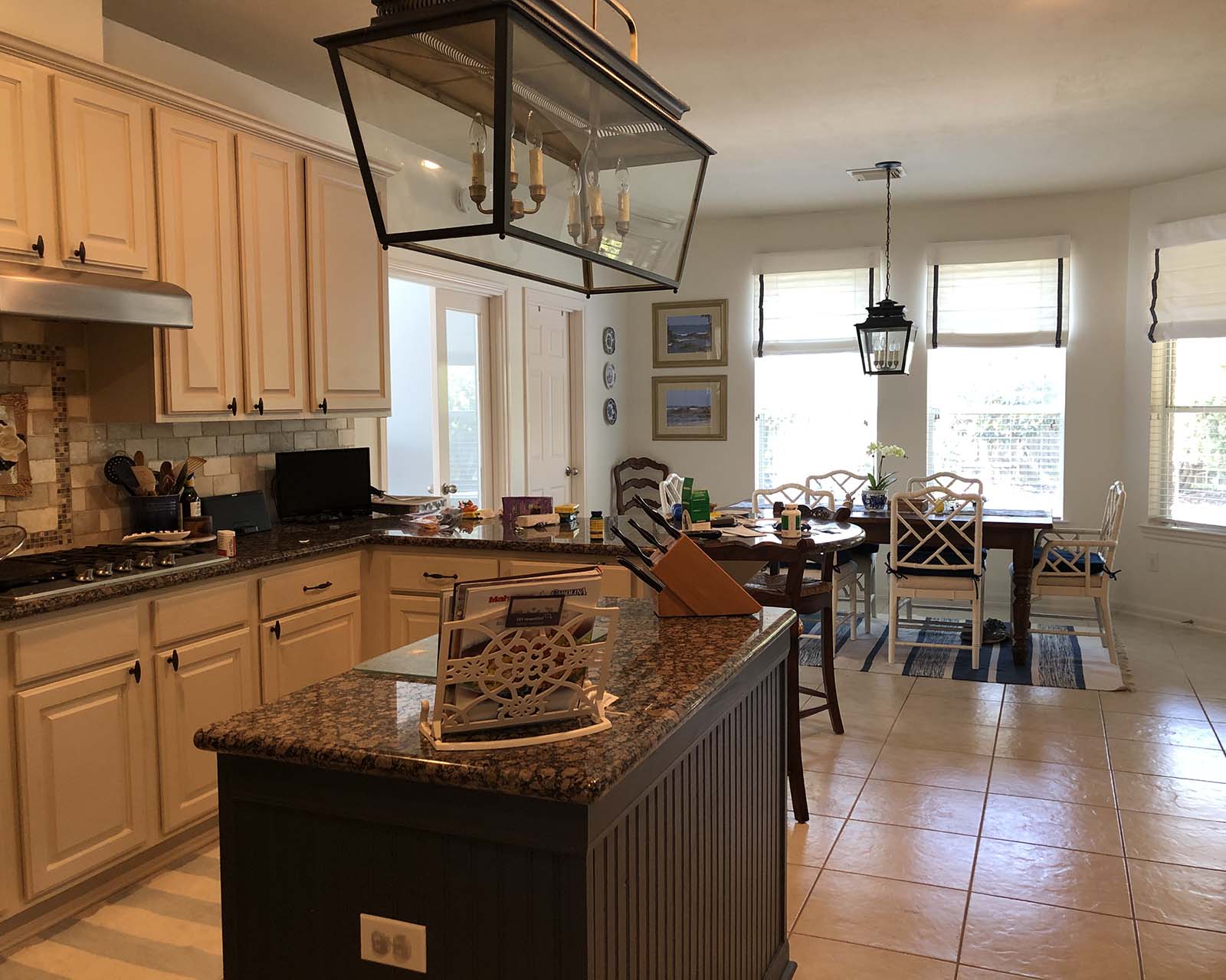 Mirna's kitchen with large pendant over island